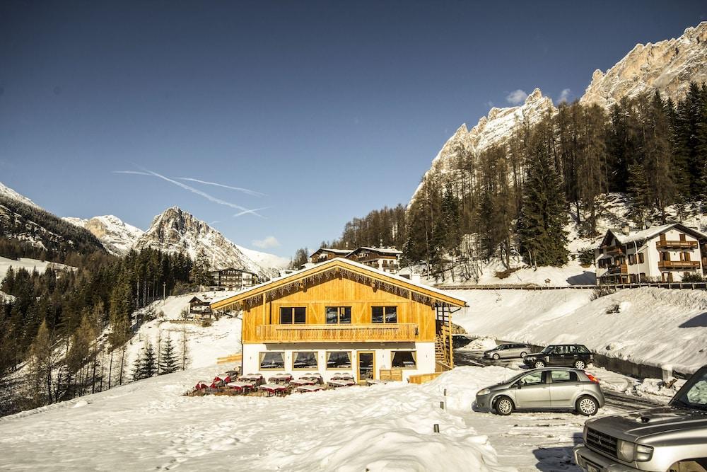 Dolomiti Lodge Alverà Cortina dʼAmpezzo Eksteriør billede